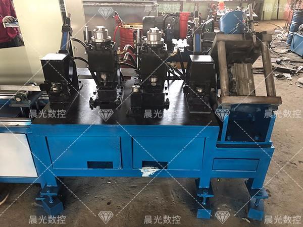 角鋼沖孔機(jī)出現(xiàn)噪音怎么辦？